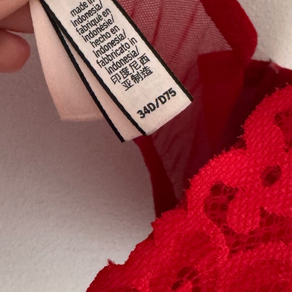 VICTORIA’S SECRET | Red Lace Bra Size 34D - Picture 5 of 5